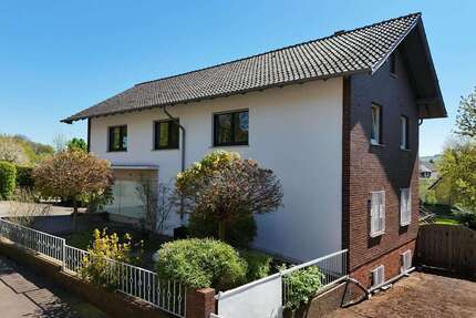Haus zum Kaufen in Porta Westfalica 260.000,00 € 210 m²
