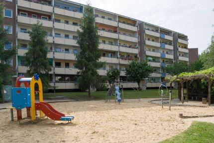 Ihr neues Zuhause: interessante 3-Zimmer-Wohnung (WBS) - Dresden Cotta