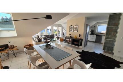 schöne Wohnung in Nauort mit Miele-Einbauküche und Kamin 113m²