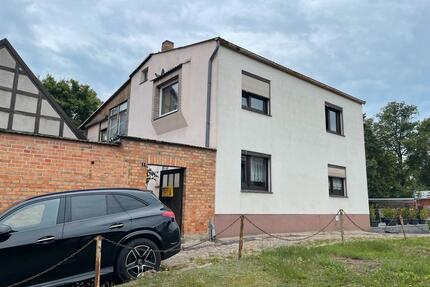 Einfamilienhaus in 17217 Penzlin mit Hof und Parkplatzgrundstück