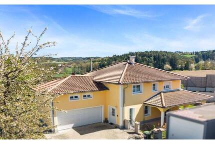 Modernes Einfamilienhaus im Toskana-Stil mit Pool - Wenzenbach