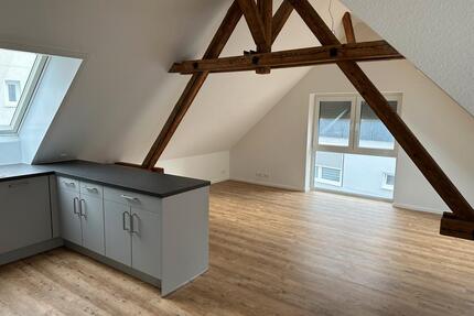 Schöne 2.5 Zi DG Wohnung (KfW-Energiehaus) - Villingen-Schwenningen