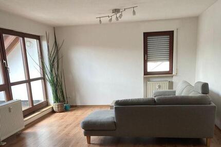 Exklusive 2 Zimmer DG Wohnung mit Balkon - Markt Erlbach