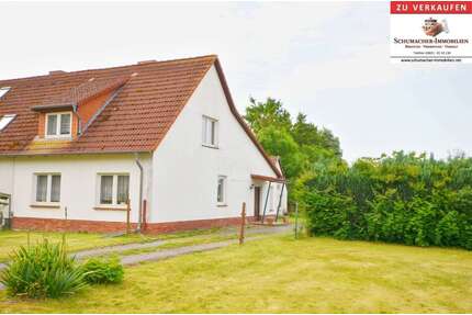 Haus zum Kaufen in Ahrenshagen-Daskow 100.000,00 € 90 m²
