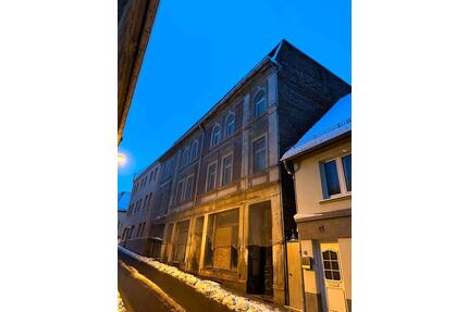 Mehrfamilienhaus - 20.000,00&nbsp;EUR Kaufpreis, ca.&nbsp; 460,00&nbsp;m&sup2; in Osterfeld (PLZ: 06721)