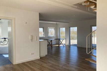 Moderne Penthouse-Gewerbefläche in Feldrandlage in Großostheim