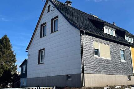 Doppelhaushälfte in Cursdorf - 90.000,00&nbsp;EUR Kaufpreis, ca.&nbsp; 93,00&nbsp;m&sup2;&nbsp;Wohnfl&auml;che in Cursdorf (PLZ: 98744)