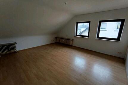 Dachgeschoss wohnung 3 ZKB - 800,00&nbsp;EUR Kaltmiete, ca.&nbsp; 80,00&nbsp;m&sup2; in Homburg (PLZ: 66424)