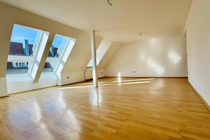 Lichtdurchflutetes Dachstudio am Rennweg - Nürnberg Gärten bei Wöhrd