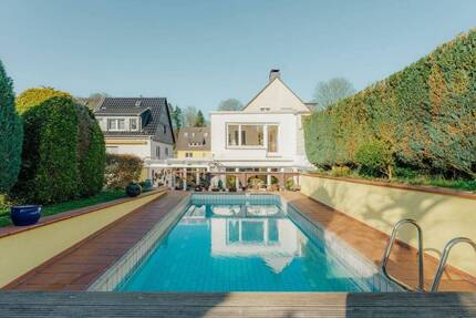 Pool und Sonne pur - charmante Doppelhaushälfte - Bergisch Gladbach