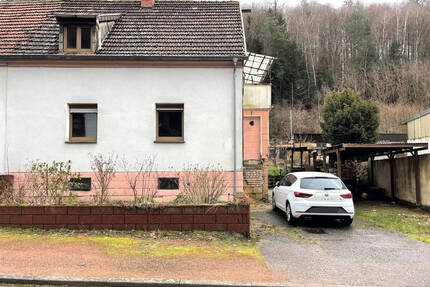 Aus Bankverwertung! Wohnhaus mit Garten in ruhiger Wohnlage, direkt am Niederwürzbacher Weiher. - Blieskastel / Niederwürzbach