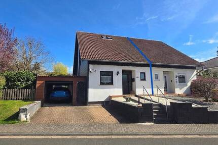 Gepflegte Doppelhaushälfte mit großem Grundstück für Ihre Familie - Losheim am See Niederlosheim