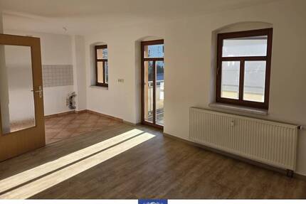 Wohlfühlwohnung mit großem Balkon und Tageslichtbad mit Dusche! - Freital