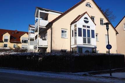 Attraktive 2-Zimmer-Wohnung mit Südbalkon direkt am Marktplatz von Neufahrn - Neufahrn bei Freising