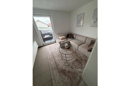 2 Zimmer Wohnung Hochheim am Main 45qm mit Balkon - Wiesbaden Biebrich
