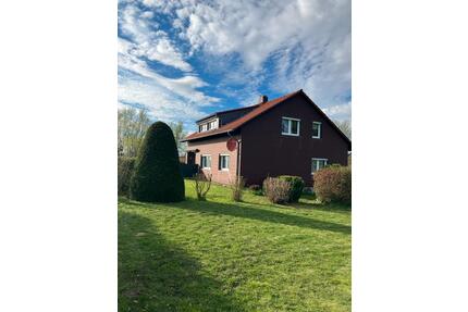 Haus zu Vermieten (160 m2) mit Rasenfläche und Optional Garage(n) - Wittmar