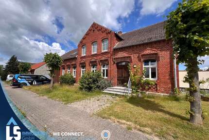 Haus zum Kaufen in Altmärkische Höhe 176.000,00 € 290 m²