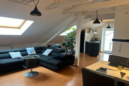 Helle 2,5 Zi-Dachgeschosswohnung - Lappersdorf
