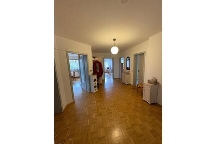 Frisch renovierte 4-Zimmer-Wohnung – Balkon, Garage & viel Platz - Göttingen