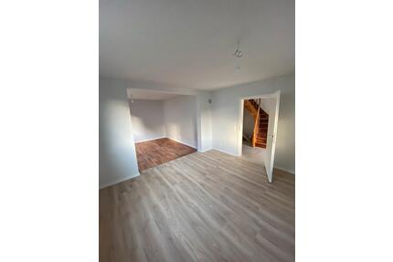 frisch saniertes kleines Haus mit Garage - Amorbach