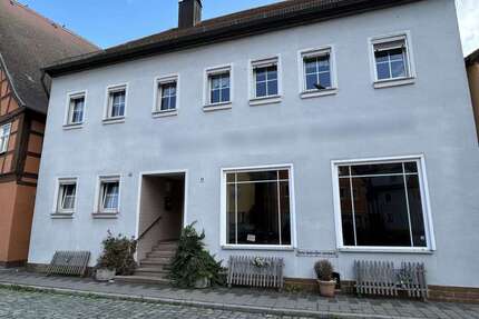 Haus zum Kaufen in Leutershausen 190.000,00 € 173 m²