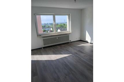 Neu renovierte 2-Zimmer-Wohnung mit Balkon in Dietzenbach