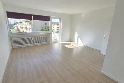 Krefeld, Eichhornstr., renov. 2 Zimmer Wohnung, EBK z. Übernahme