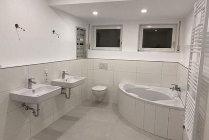 Traum-Wohnung mit viel Platz Wintergarten Garten in der City & dennoch ruhig - Donaueschingen