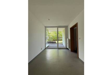 3-Zimmer-Erdgeschosswohnung mit Terrasse, Einbauküche und Garage in Gerbrunn