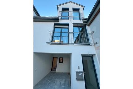 Saniertes Reihenhaus inkl Stellplatz in Cadolzburg