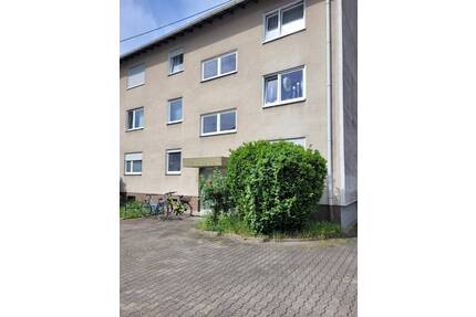 Komplett sanierte und renovierte 2 Zimmer-Küche-Bad Wohnung mit Balkon & Stellplatz - Ludwigshafen am Rhein / Maudach Mundenheim