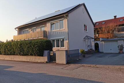 Massives Zweifamilienhaus mit Garten & PV-Einnahmen, von privat! - Deggendorf