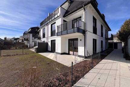 NEUBAU-WOHNKOMFORT: Hochwertig ausgestattete 3-Zi.-Wohnung mit Süd-Loggia + Balkon in schönster Lage - München Trudering-Riem
