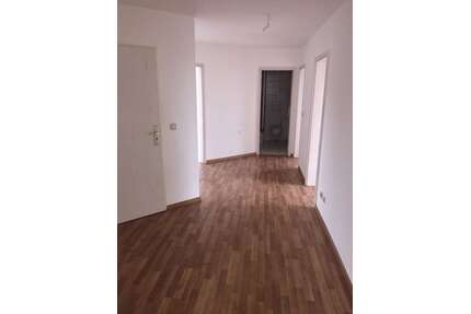 Wohnung zum Kaufen in Glauchau 50.000,00 € 75.87 m²