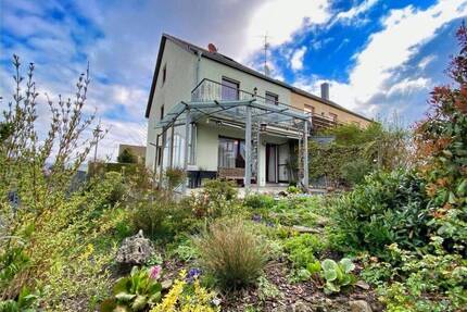 Ein-Zweifamilienhaus in Eckental
