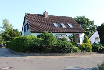 Großzügiges Einfamilienhaus mit vermietetem Obergeschoss - Osterrönfeld