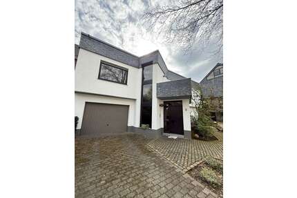 Haus zum Mieten in Stolberg 2.075,00 € 166 m²