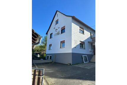 5-Zimmer-Wohnung auf zwei Etagen in Lohra-Weipoltshausen