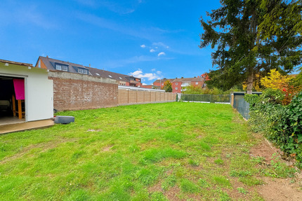 Bestand + Baugrundstück - Modernisiertes Reihenhaus - Vielfache Nutzungsmöglichkeiten in Neuss
