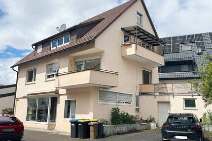 Helle Wohnung in Bernhausen: 4 Zi-Wohnung mit großer Terrasse, Balkon, EBK & Stellplatz! Sofort frei - Filderstadt / Bernhausen