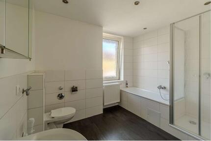 Renovierte 2-Zimmer- Wohnung mit Balkon und neuem Badezimmer, sofort bezugsfrei - Nürnberg Rabus