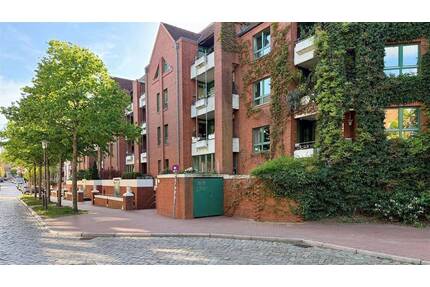 Großzügige 2-Zimmer-Wohnung mit 2 TG-Stellplätzen, Balkon, Aufzug, uvm. Muhliusstraße, Kiel