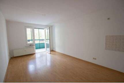 Wohnung zum Mieten in Halle (Saale) 302,00 € 35.47 m²