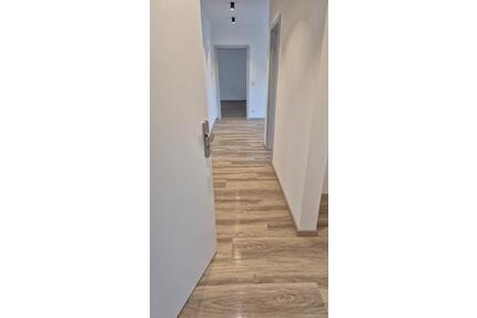 Erstbezug nach Kernsanierung! Moderne 3,5-Zi. Wohnung mit Stil & - Titisee-Neustadt