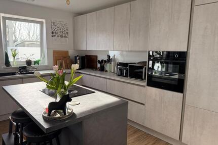 Energieeffiziente und geräumige DHH, KfW40, Einbauküche - Eschede