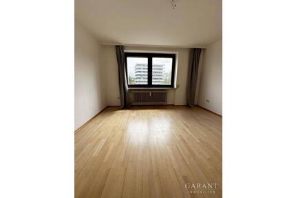 *Großzügige 4,5 Zimmer-Wohnung mit Balkon, Wintergarten & Garage*! - Kempten Steufzgen