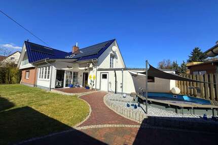 Haus zum Kaufen in Bergen 379.000,00 € 235.4 m²