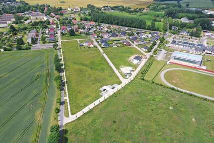 Grundstück zu verkaufen in Reinkenhagen 99.000,00 € 703 m²