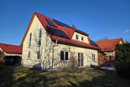 EFH in Potsdam, BJ 2018, 506m², B+, PV, Garage, Pool, OHNE Makler