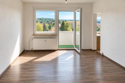 2-Zimmer mit Balkon, Einbauküche & Waschmaschine ab sofort frei - Wildenfels